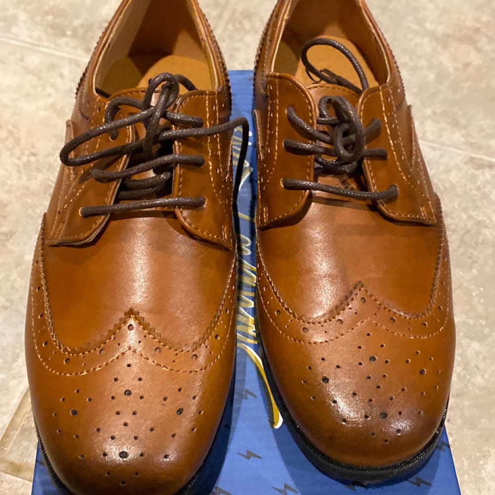 Shoes Kids brown never worn. Size 3